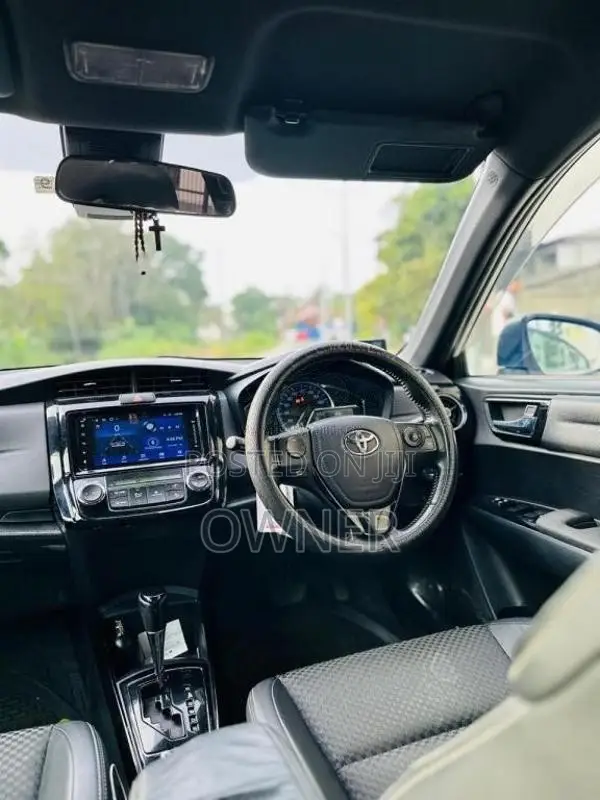 Toyota Axio 2017 Car (Used)