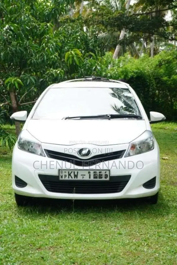 Toyota Vitz 2012 Car (Used)