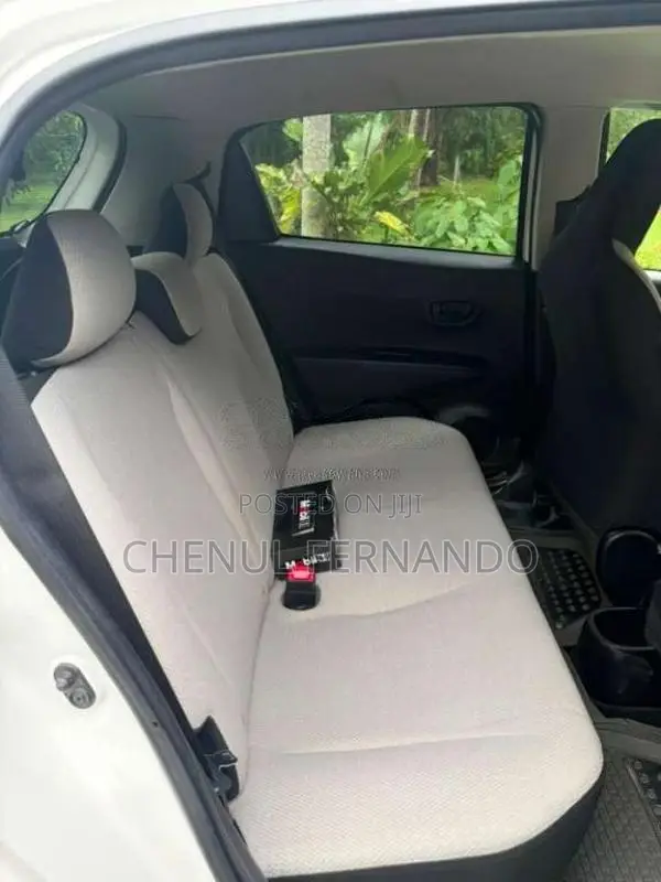 Toyota Vitz 2012 Car (Used)