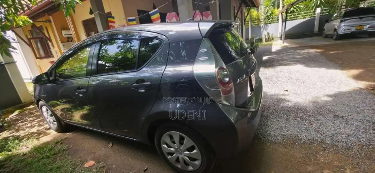 Toyota Aqua 2012 Car (Used)