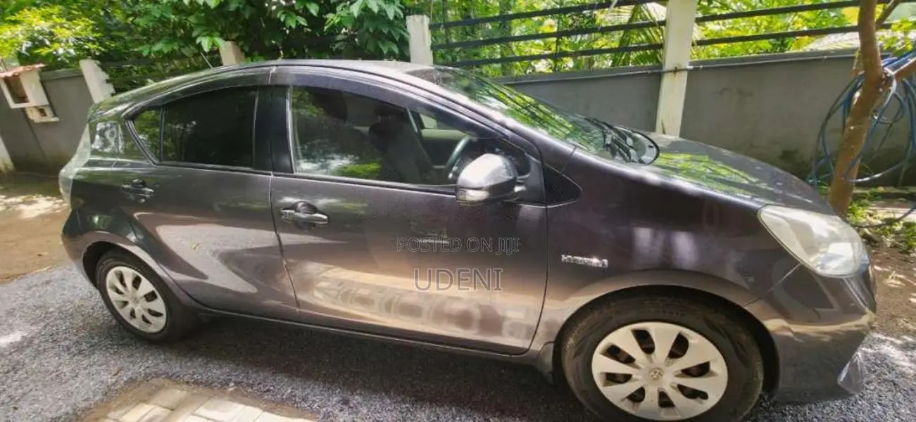 Toyota Aqua 2012 Car (Used)