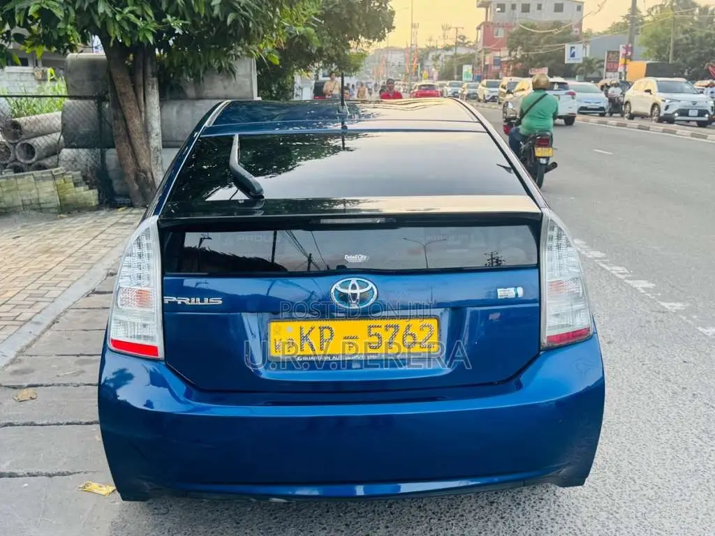 Toyota Prius 2011 Car (Used)