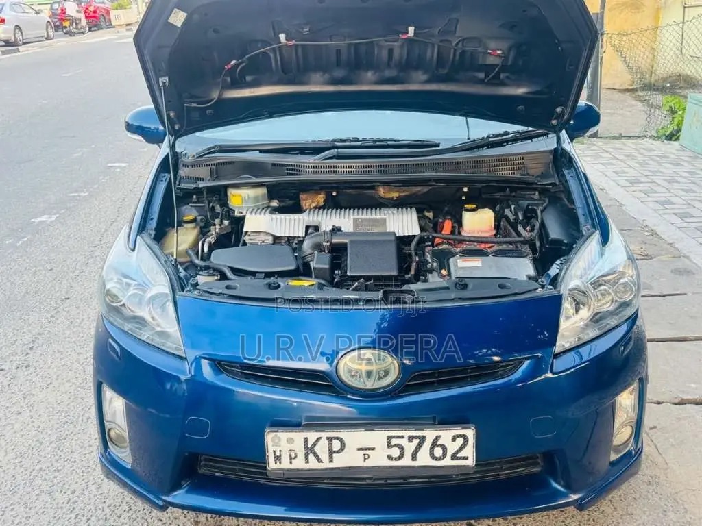 Toyota Prius 2011 Car (Used)