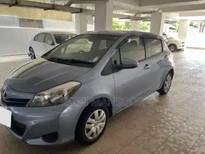 Toyota Vitz 2013 Car (Used)