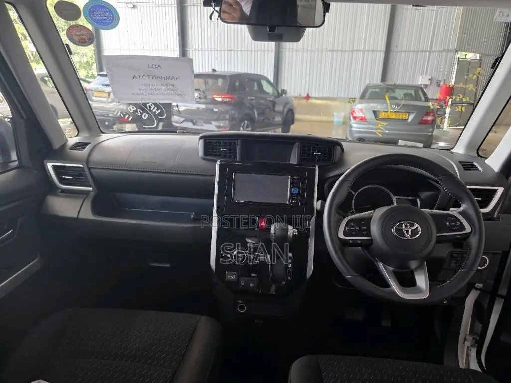 Toyota ROOMY CUSTOM G 2023 Car Unregistered (Recondition)