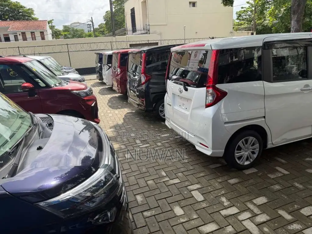 Toyota Roomy G Grade 2023 Car Unregistered (Recondition)