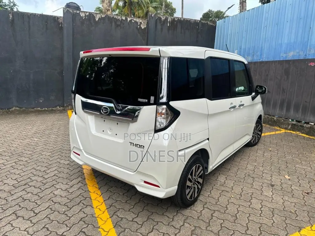 Toyota Roomy Thor Custom G 2023 Car Unregistered (Recondition)