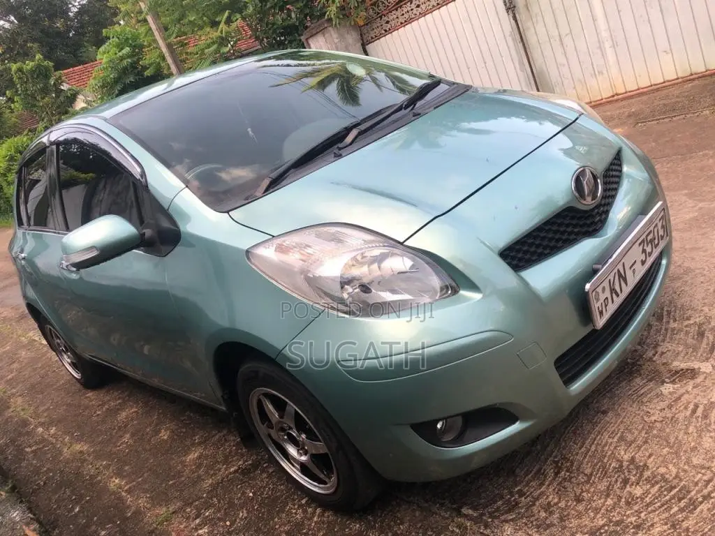Toyota Vitz 2008 Car (Used)