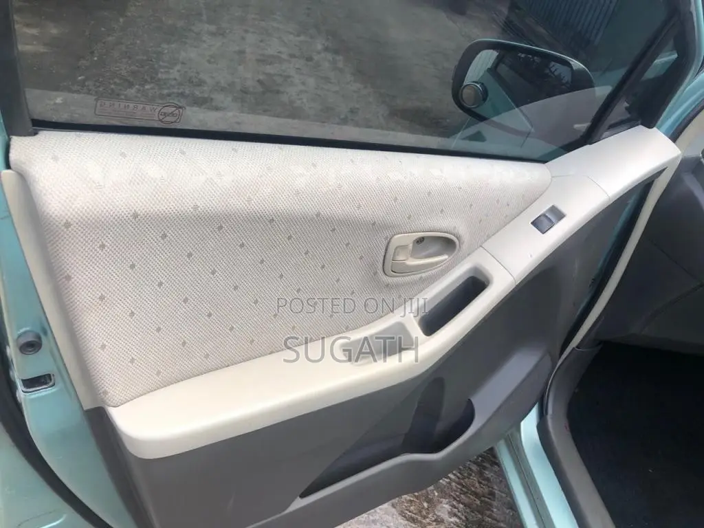 Toyota Vitz 2008 Car (Used)