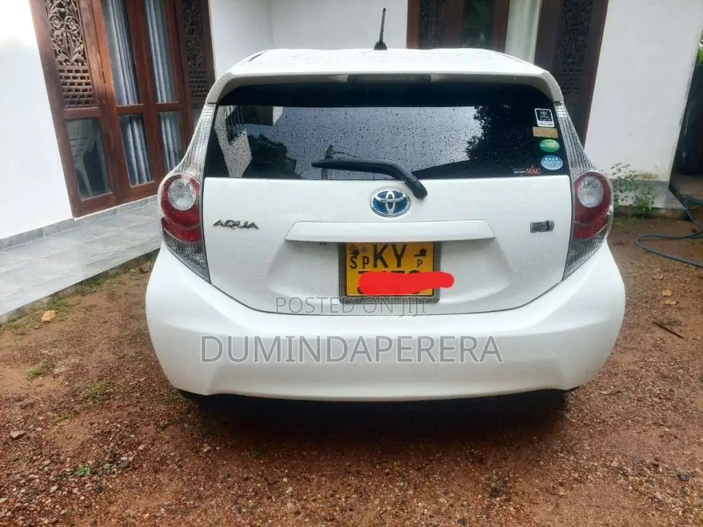 Toyota Aqua 2013 Car (Used)