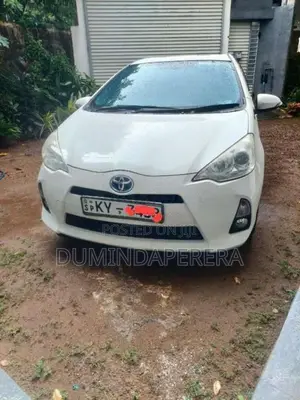 Toyota Aqua 2013 Car (Used)