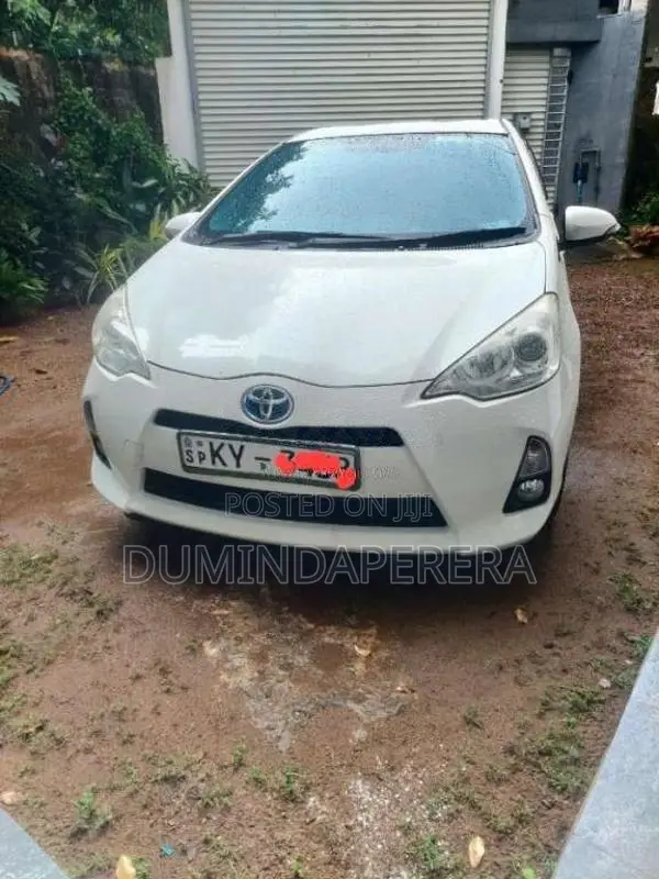 Toyota Aqua 2013 Car (Used)