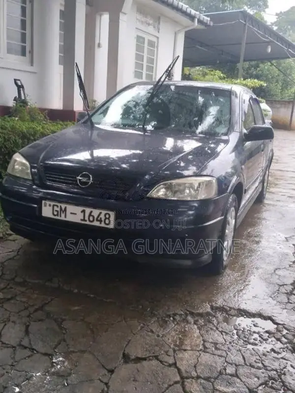 Opel Salon 2001 Car (Used)