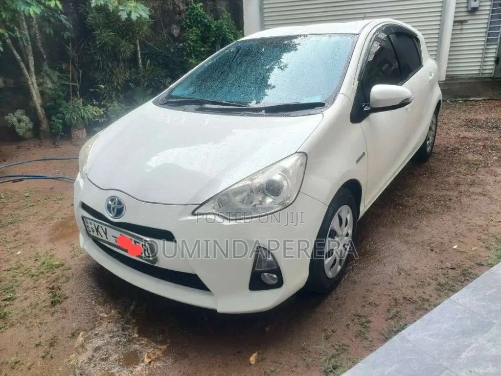 Toyota Aqua 2013 Car (Used)