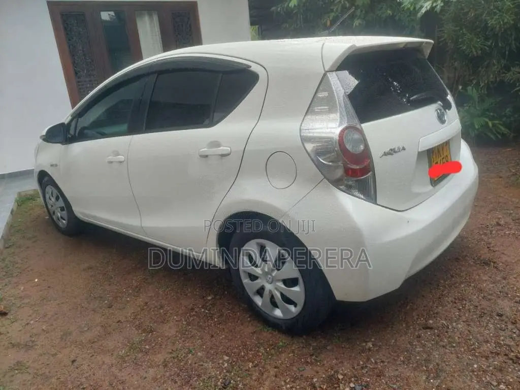 Toyota Aqua 2013 Car (Used)