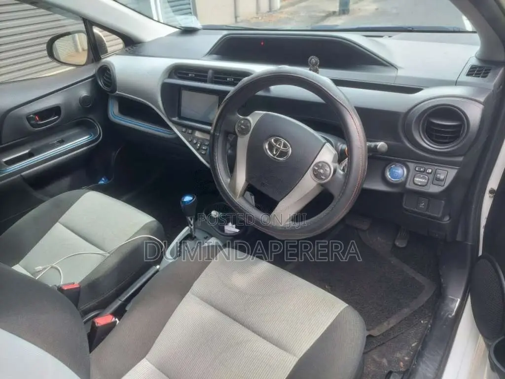 Toyota Aqua 2013 Car (Used)