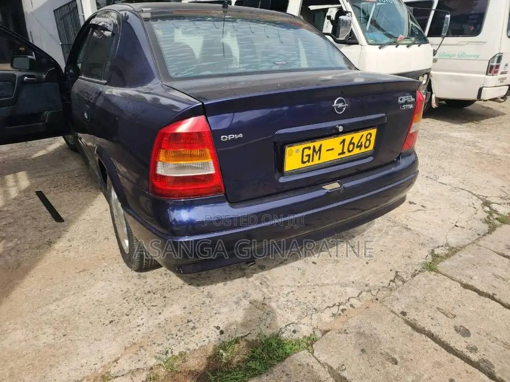 Opel Salon 2001 Car (Used)
