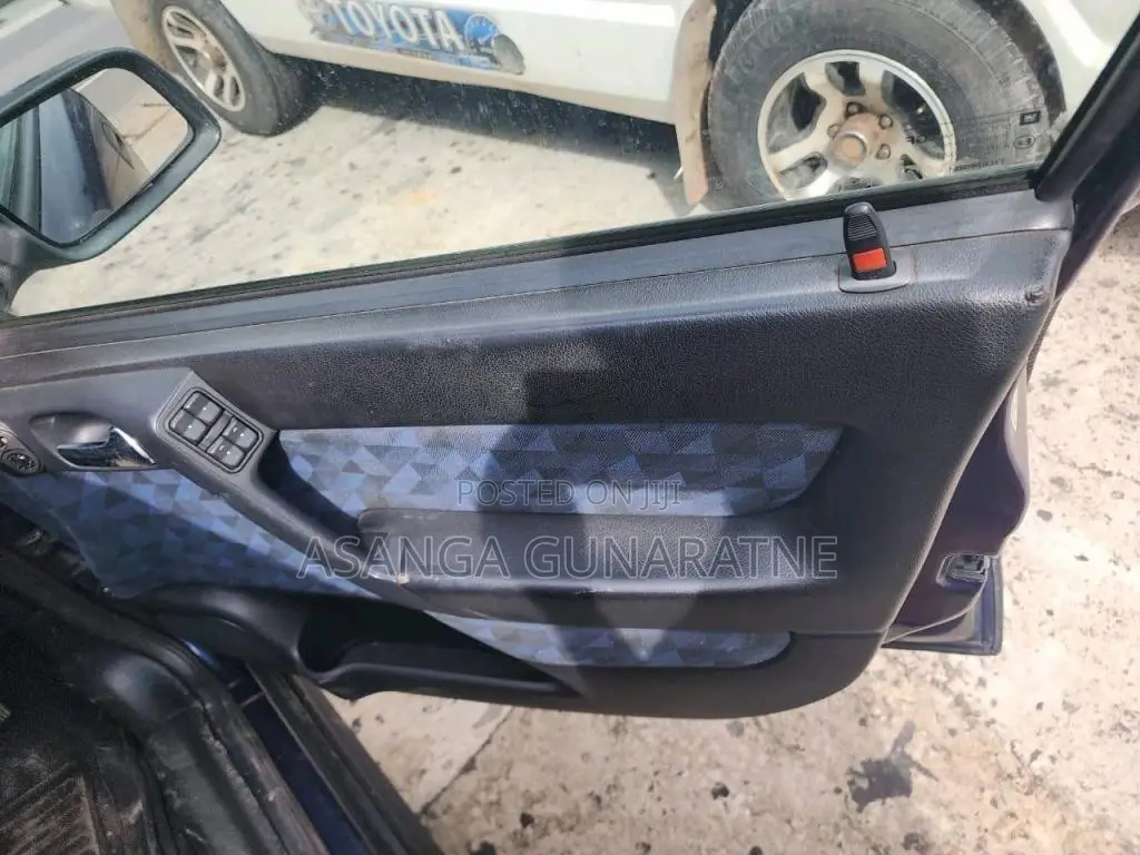 Opel Salon 2001 Car (Used)