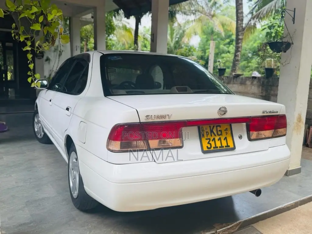 Nissan FB15 2003 Car (Used)