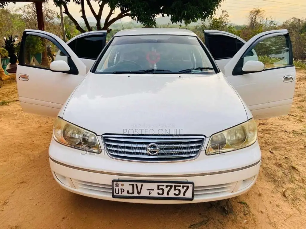 Nissan N16 2005 Car (Used)