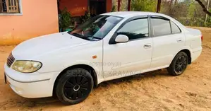 Nissan N16 2005 Car (Used)
