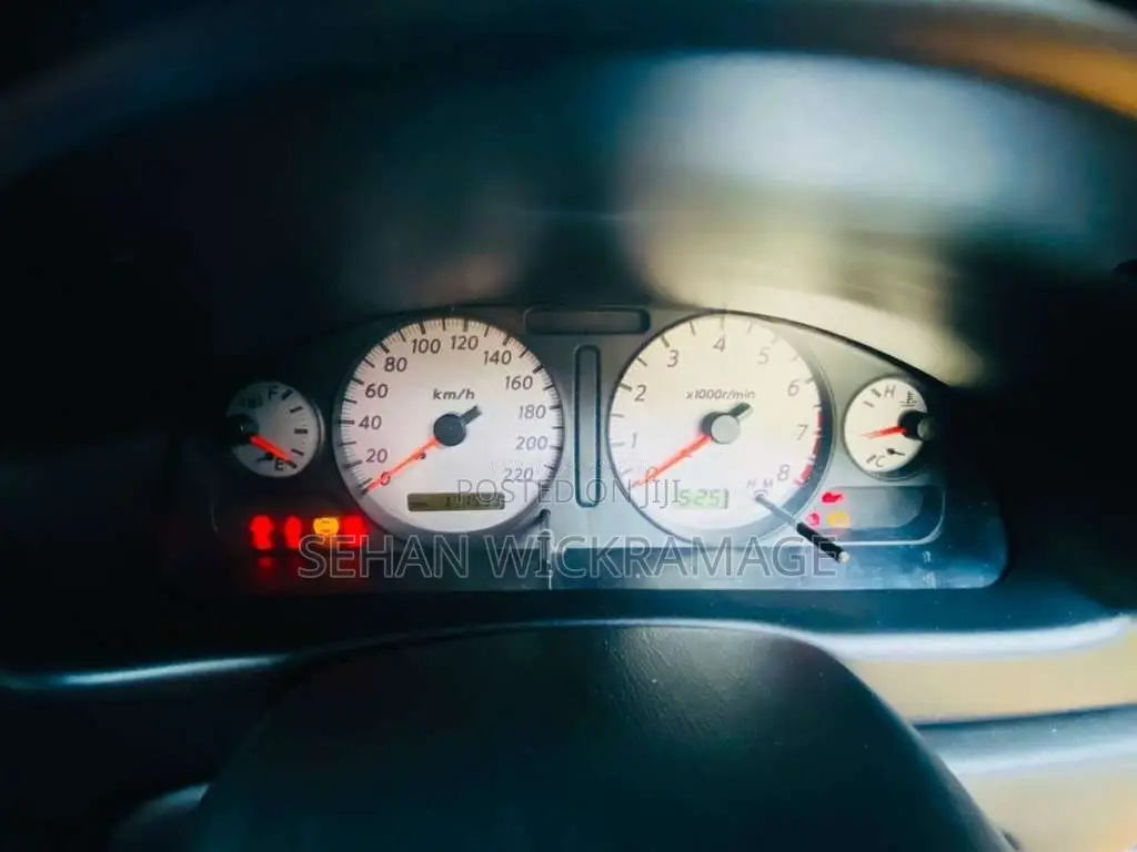 Nissan N16 2005 Car (Used)