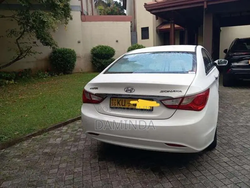 Hyundai Sonata 2012 Car (Used)
