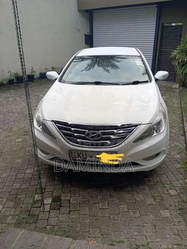 Hyundai Sonata 2012 Car (Used)