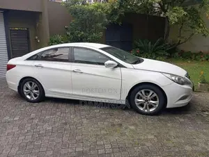 Hyundai Sonata 2012 Car (Used)