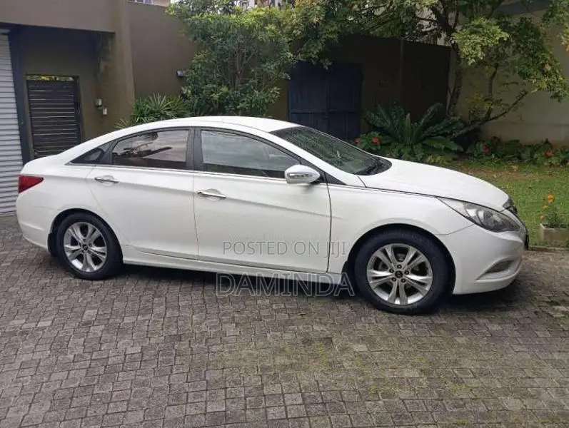 Hyundai Sonata 2012 Car (Used)
