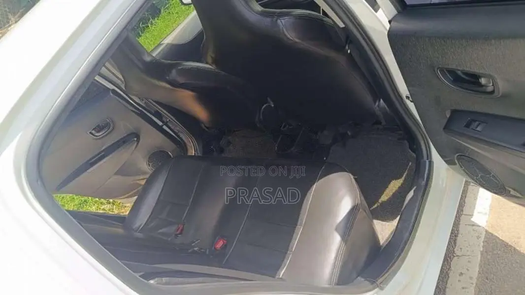 Toyota Vitz 2012 Car (Used)