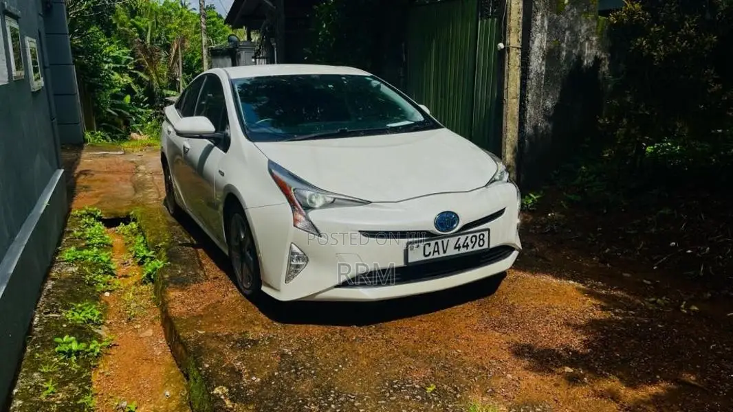 Toyota Prius 2016 Car (Used)