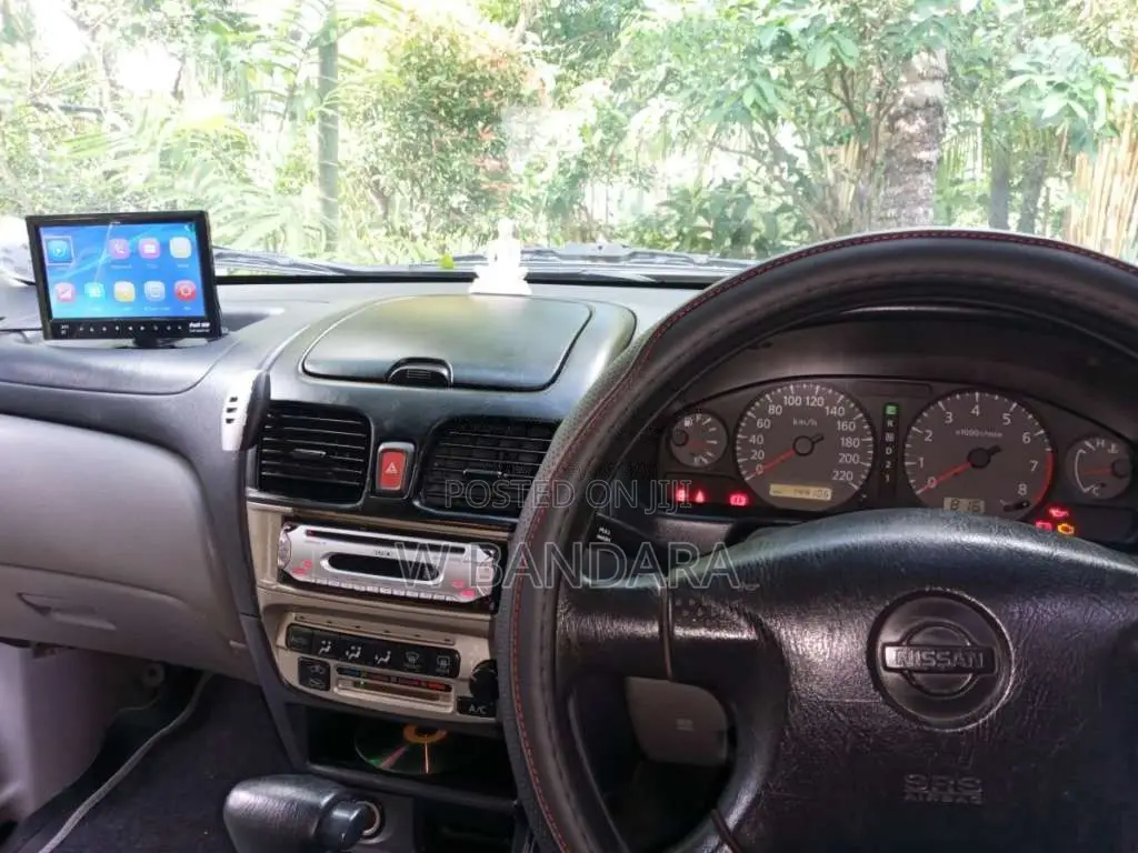 Nissan N16 2000 Car (Used)