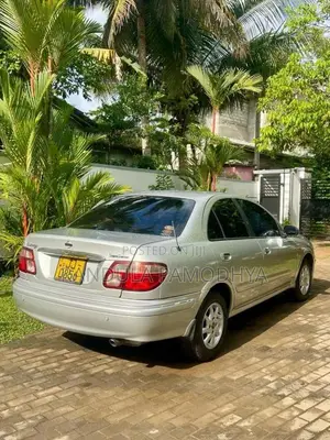 Nissan N16 2004 Car (Used)