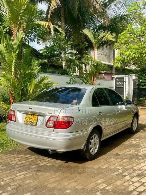 Nissan N16 2004 Car (Used)