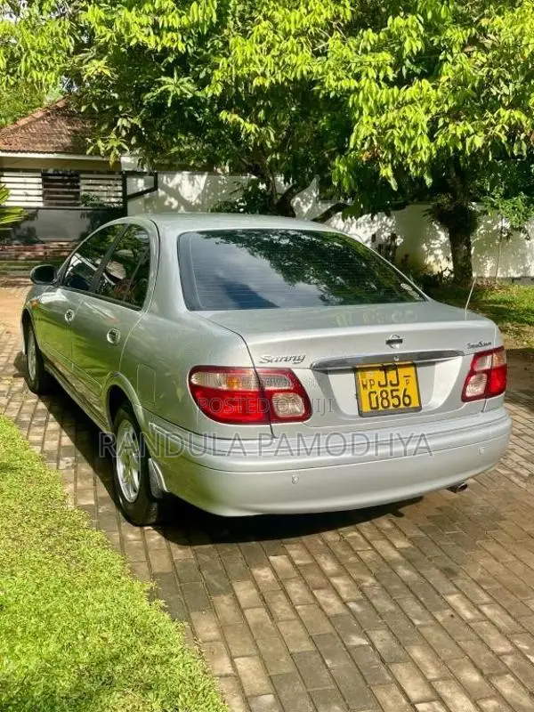 Nissan N16 2004 Car (Used)