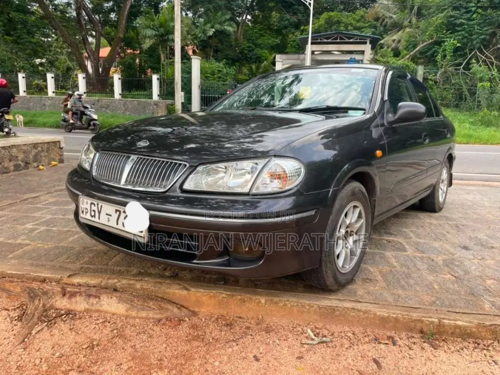 Nissan N16 2003 Car (Used)