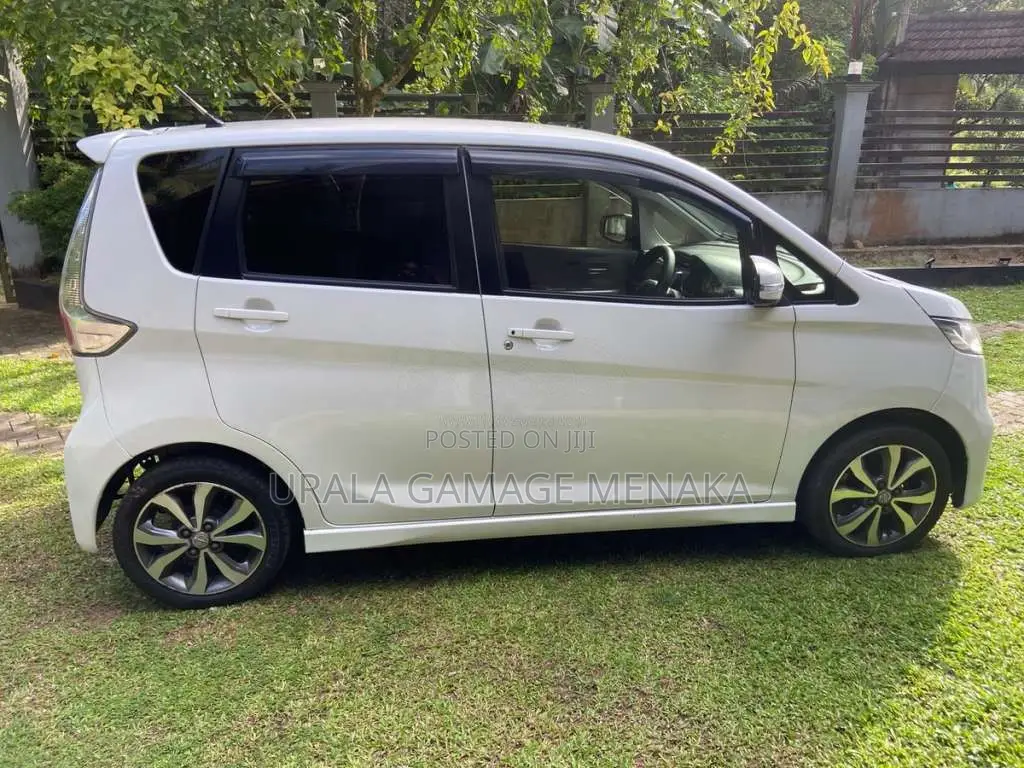 Nissan Dayz Highway Star 2015 Car (Used)