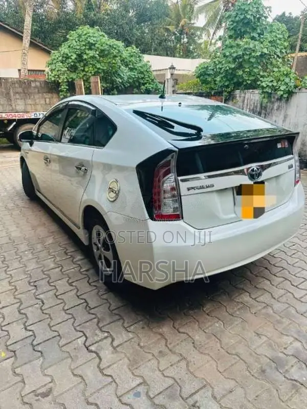 Toyota Prius 2013 Car (Used)