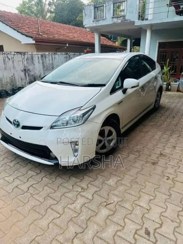 Toyota Prius 2013 Car (Used)