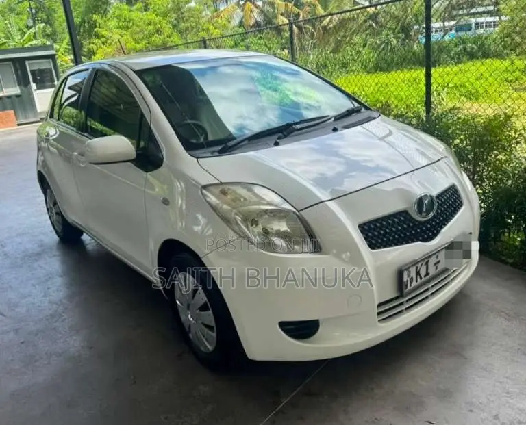 Toyota Vitz 2007 Car (Used)