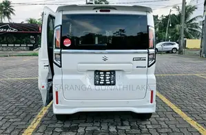 Suzuki Spacia Custom GS Hybrid 2023 Car Unregistered (Recondition)