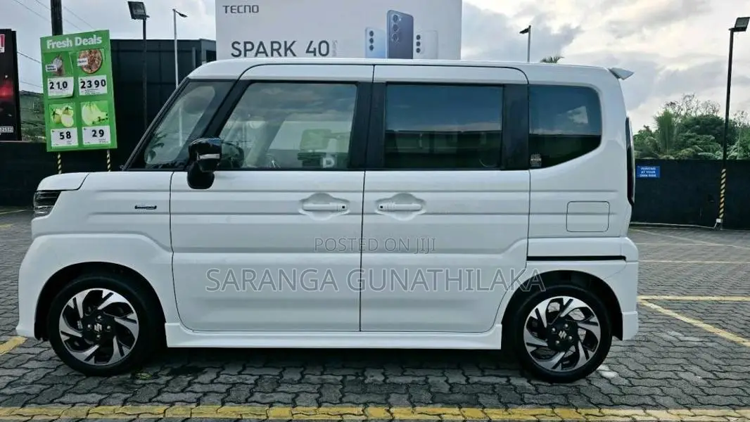 Suzuki Spacia Custom GS Hybrid 2023 Car Unregistered (Recondition)