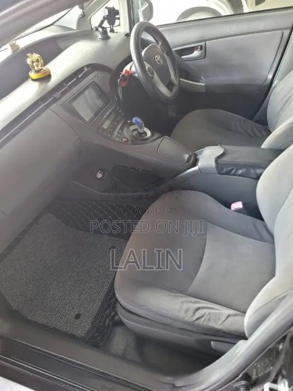 Toyota Prius 2010 Car (Used)