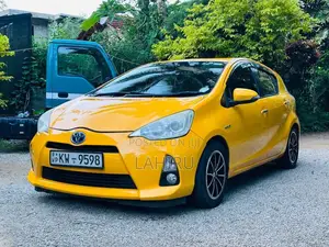 Toyota Aqua 2013 Car (Used)