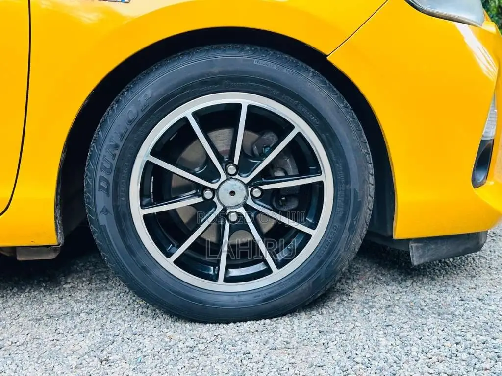 Toyota Aqua 2013 Car (Used)