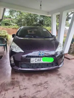 Toyota Aqua 2014 Car (Used)