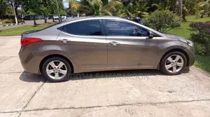 Hyundai Elantra 2012 Car (Used)