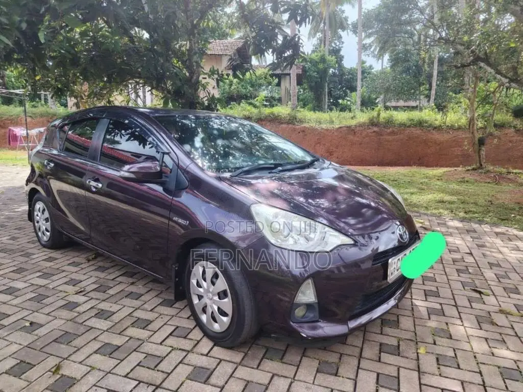Toyota Aqua 2014 Car (Used)