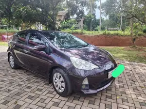 Toyota Aqua 2014 Car (Used)